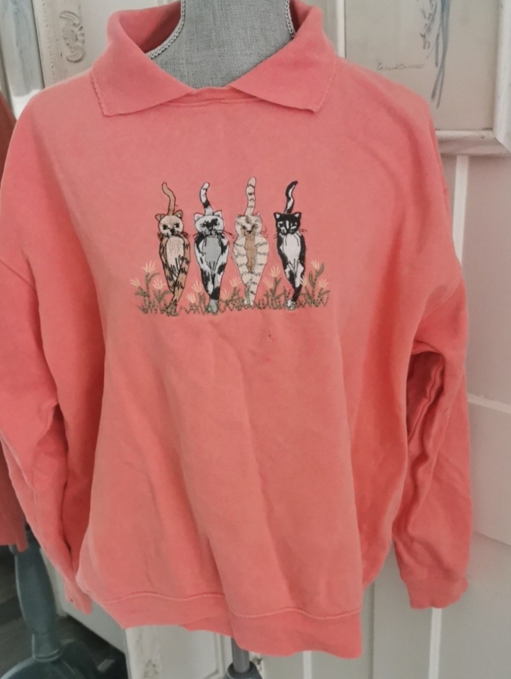 Vintage  Lakewear 90sY2K Embroidered CoralPink Cat GraphicCollared  Sweatshirt L